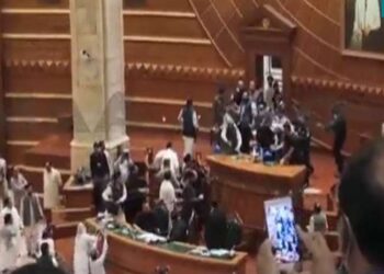 Pakistan: Punjab Assembly turned into an arena before