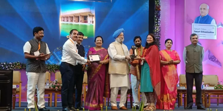 CEO Chandigarh Smart City receives ISAC Award 2020