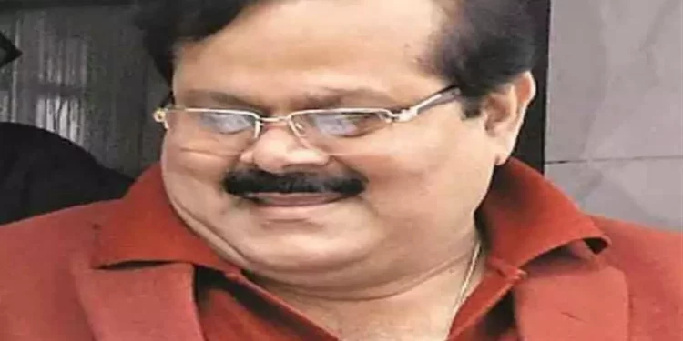 पूर्व आयकर आयुक्त