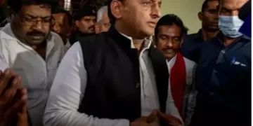 अखिलेश यादव