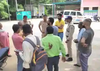 गला काटकर