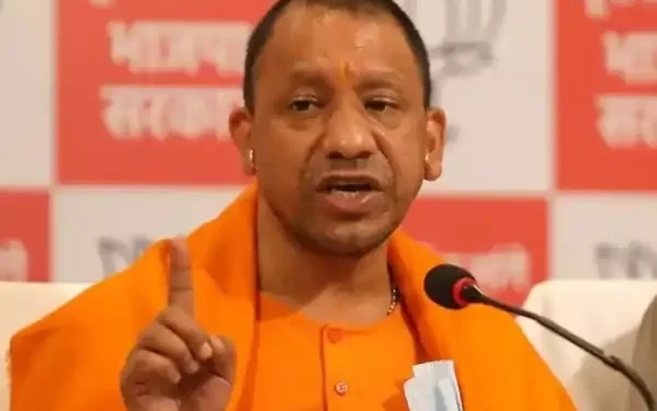 बम से उड़ाने की धमकी