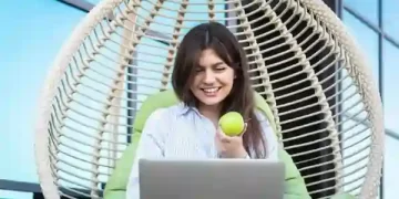 सेब खाने