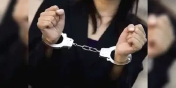 महिला गिरफ्तार