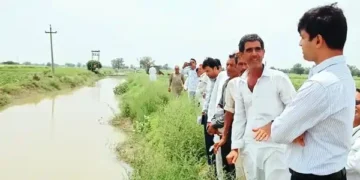 निरीक्षण के दौरान एसडीएम अर्पित संगल