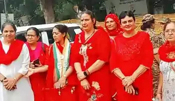 भारतीय महिला कांग्रेस ने भाजपा के खिलाफ नई दिल्ली में हल्ला बोला