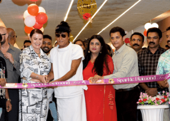 Cristiano Ronaldo's Sister Elma Aveiro Visits Chemmanur International Jewellers, Keralam